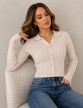 Blusa Modal de Tricô Canelado com Botões – Elegância Feminina